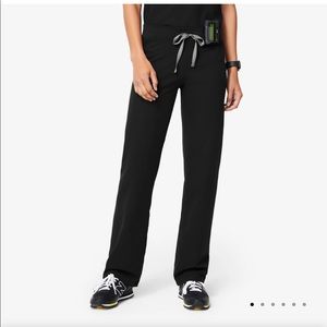 NEW FIGS Livingston Basic Scrub Pants